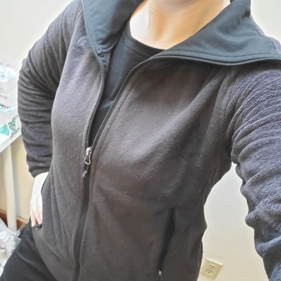 The North Face Fuzzy Zip Up - Picture 1 of 6